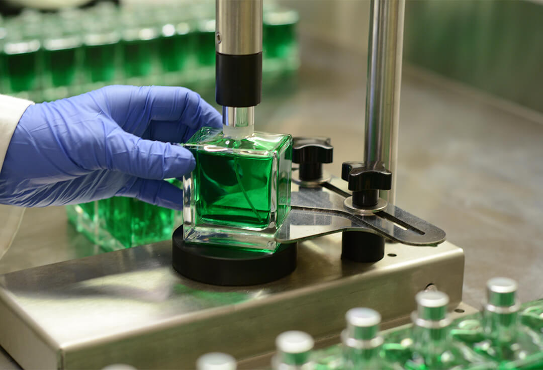 Profumi artigianali italiani: cosa li rende diversi (e migliori) di quelli industriali